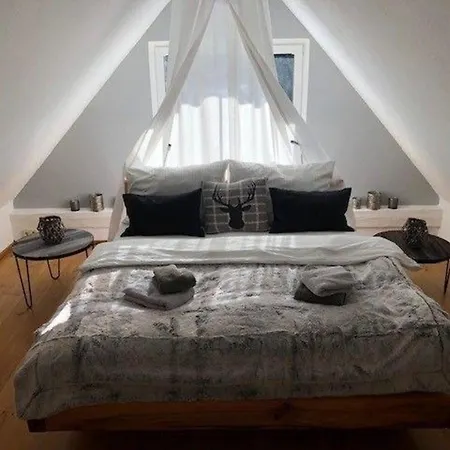 Charmantes In Mit Privatem Pool *